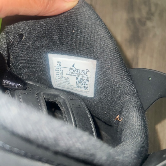 Jordan retro 6 main image 4
